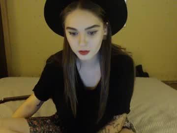 kira_sweet_poison chaturbate