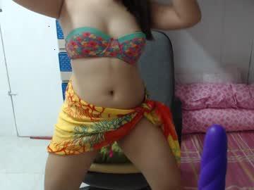 laura_pu5ini chaturbate